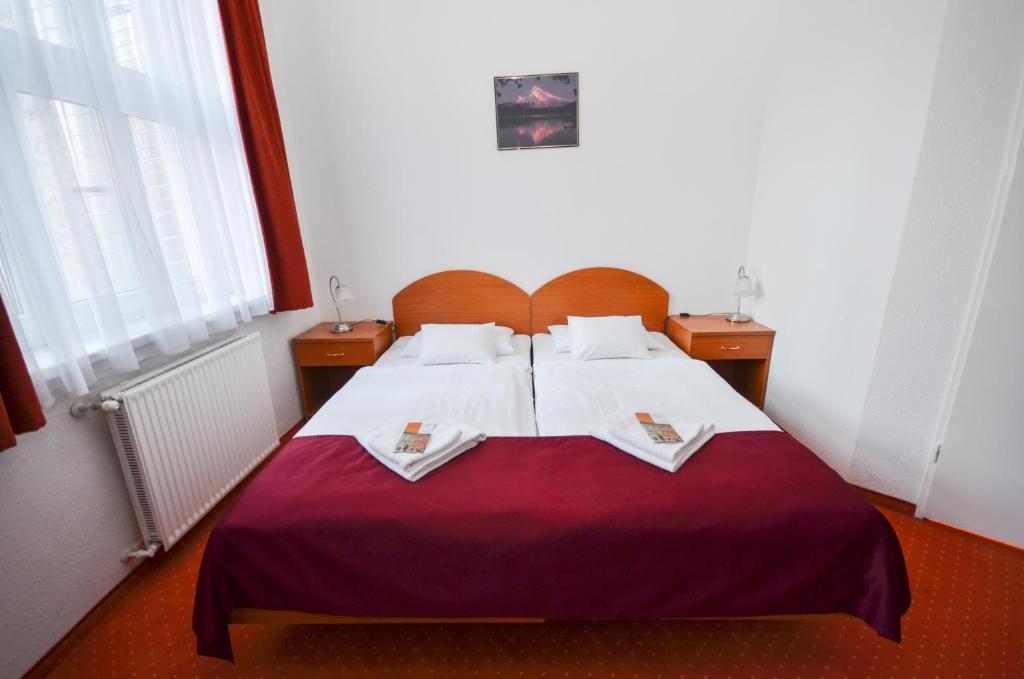 Broadway City Guesthouse บูดาเปสต์ ภายนอก รูปภาพ